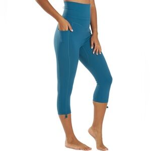 NWT Free People Movement class act cropped leggings bluegrass blue